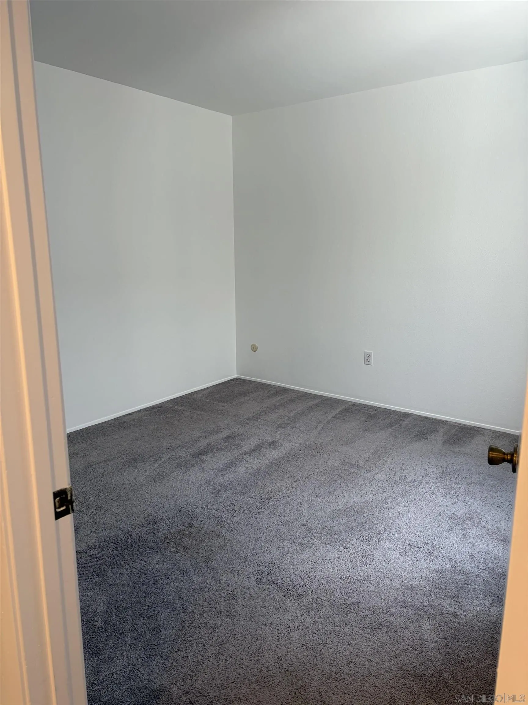 https://cdn.realtyfeed.com/cdn/127/260011110/a3bb8881f59e9b47be06295368a2343a.webp