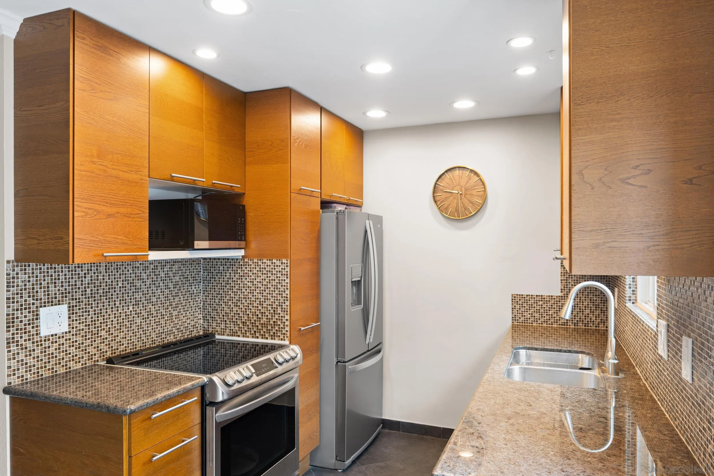 Photo #10: 260011113 Listing: Photo #10