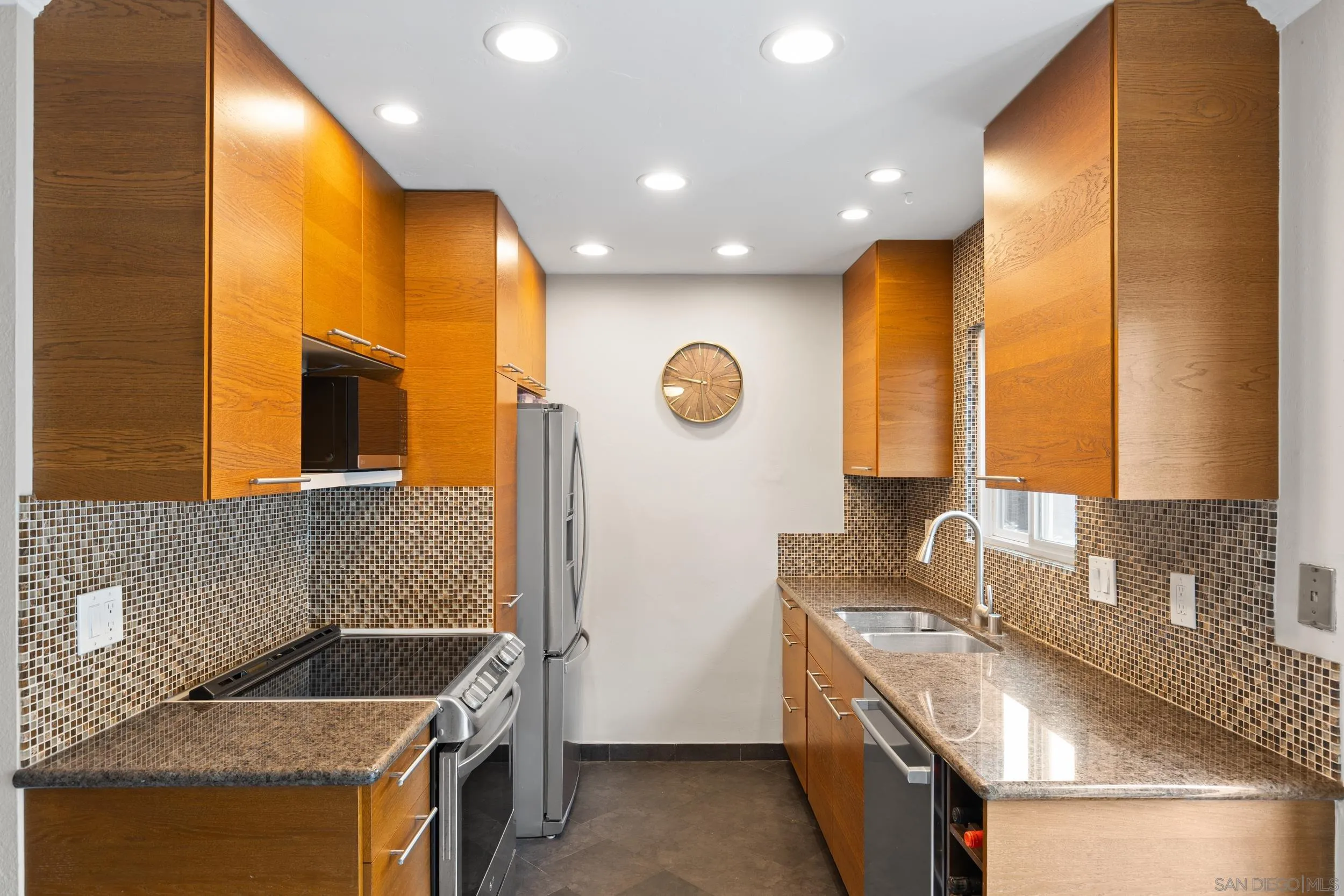 Photo #8: 260011113 Listing: Photo #8
