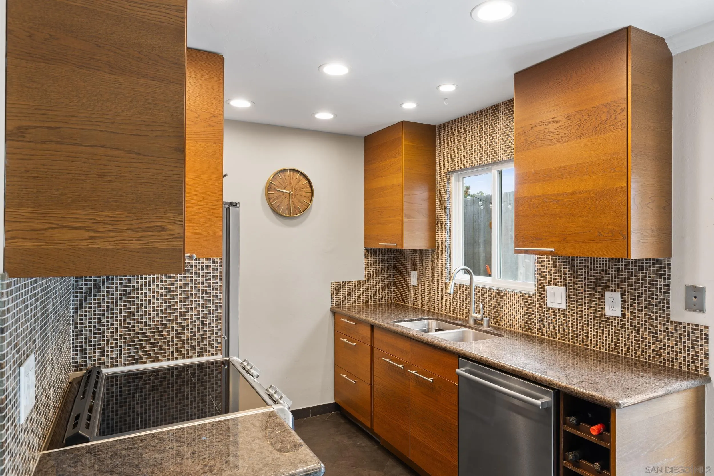Photo #9: 260011113 Listing: Photo #9