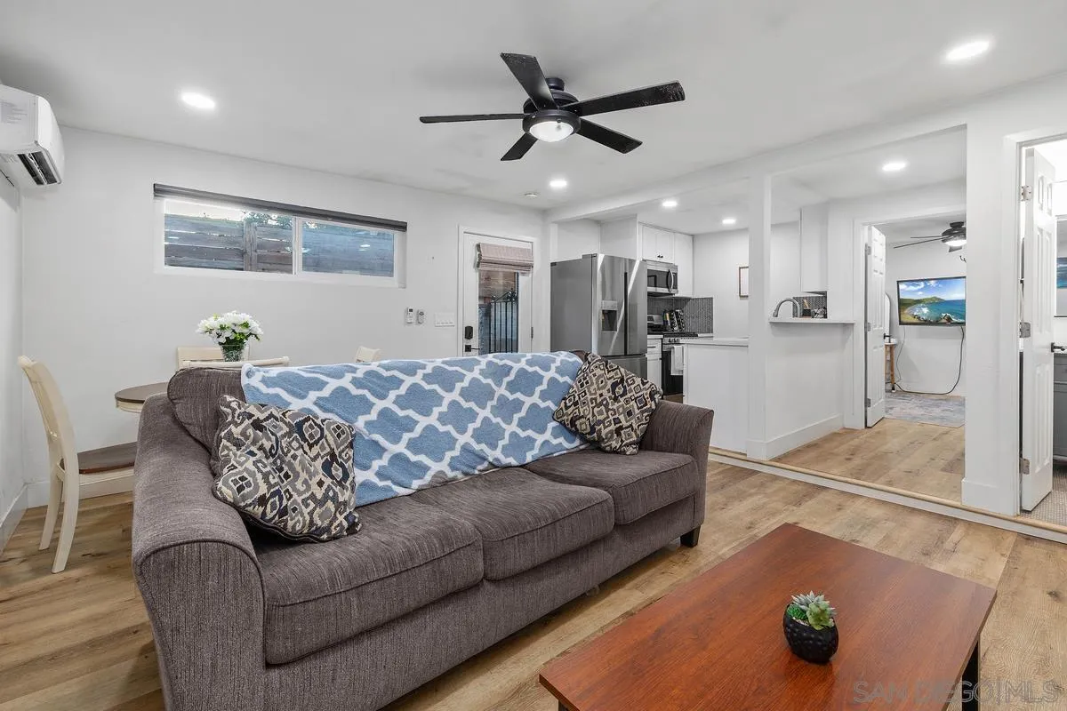 https://cdn.realtyfeed.com/cdn/127/260011114/075fb7d15818b613d4c1dd49050385f8.webp