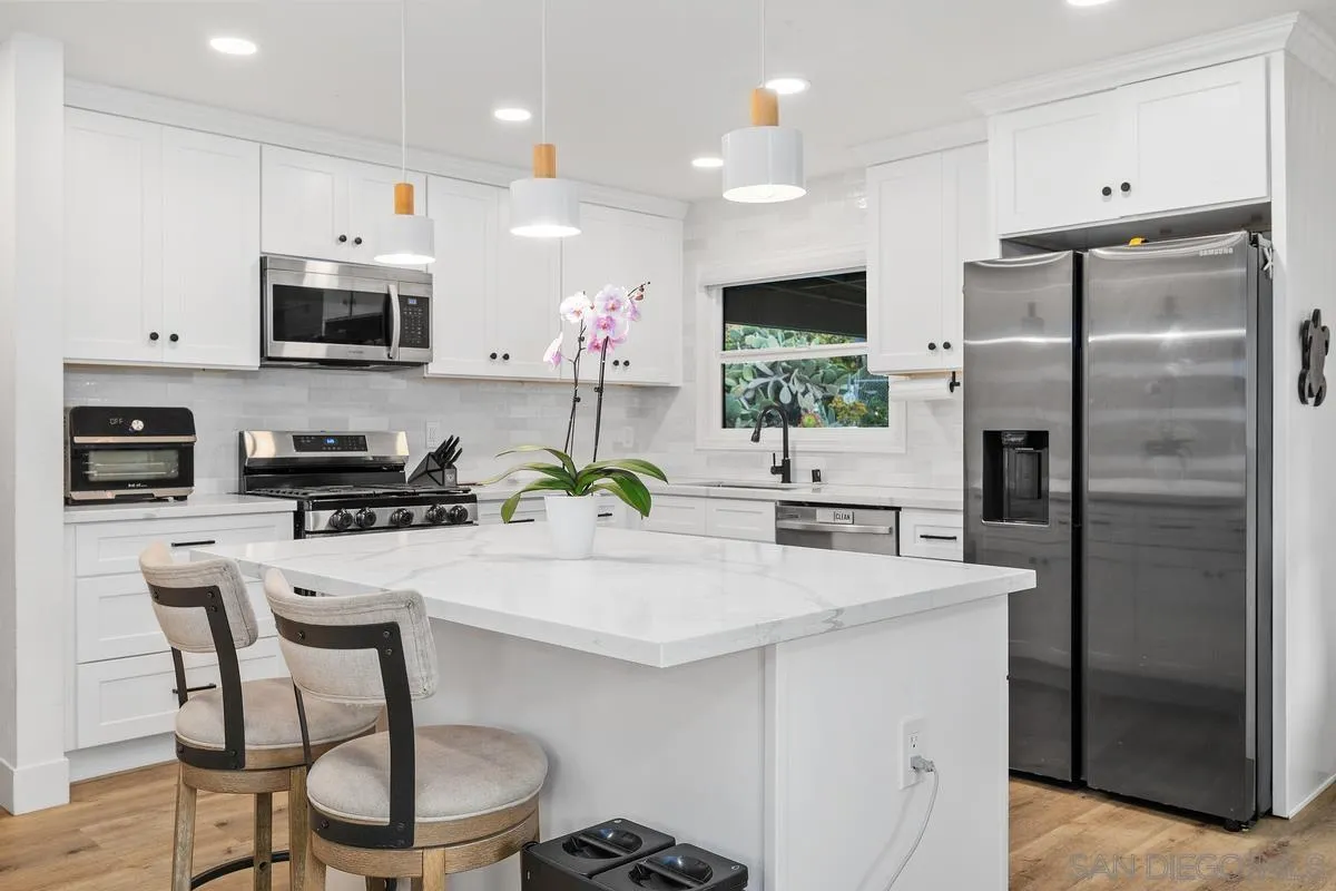 https://cdn.realtyfeed.com/cdn/127/260011114/190574a013058baf69963c0fcc131cc2.webp