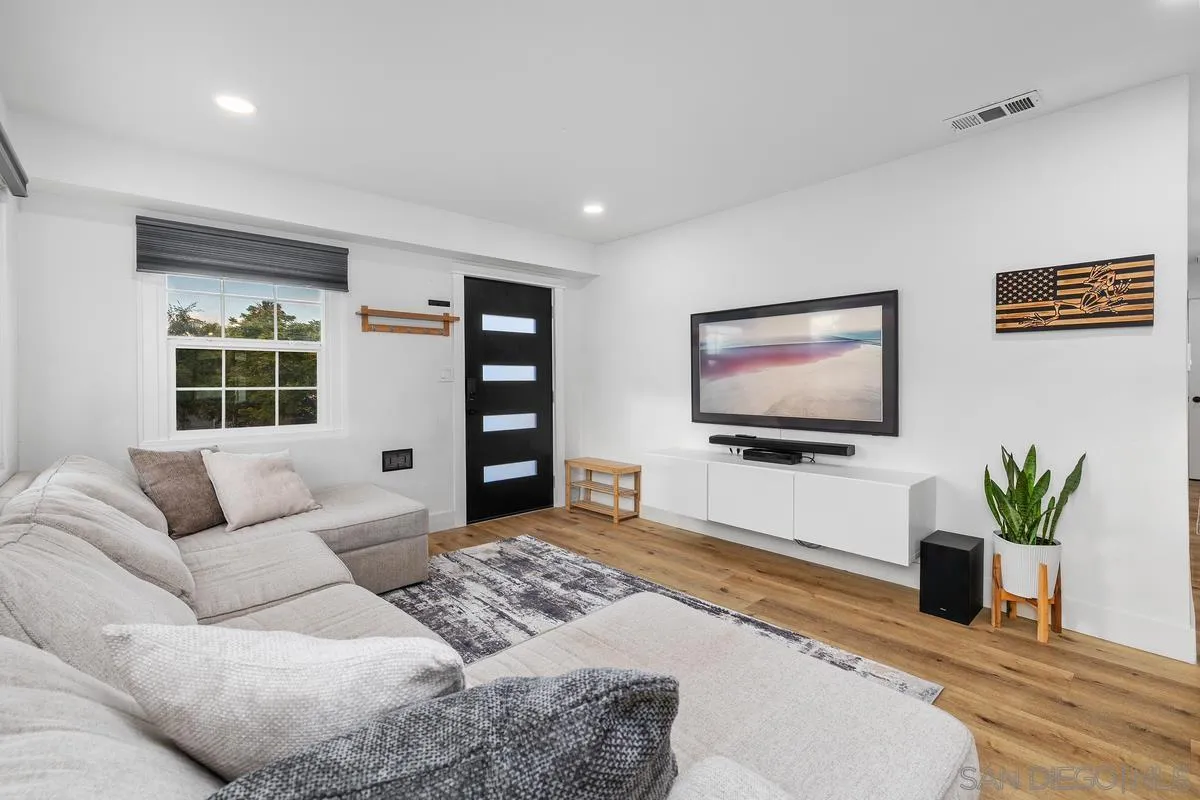 https://cdn.realtyfeed.com/cdn/127/260011114/2a2fd4353a6ec9cabfdeb569779c688f.webp