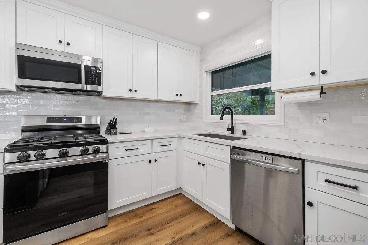 https://cdn.realtyfeed.com/cdn/127/260011114/3bcb5cc2daf7f451c3cd3cc7eaff472b.webp