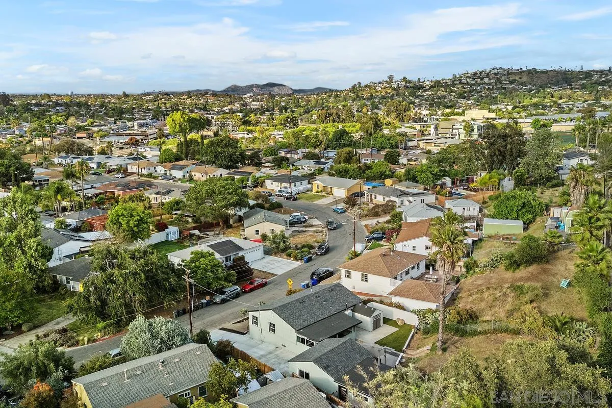 https://cdn.realtyfeed.com/cdn/127/260011114/d5a1b6568edb6defd30fbeb5afaae544.webp