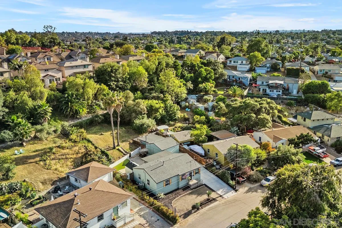 https://cdn.realtyfeed.com/cdn/127/260011114/f615cdcc8bfc40f30f37a815d56a60e3.webp