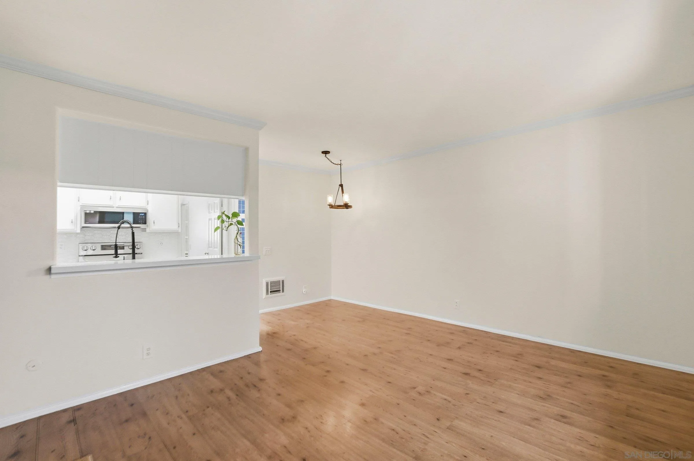 https://cdn.realtyfeed.com/cdn/127/260011117/6453ac5560ced9ee055638f03f3f8cce.webp
