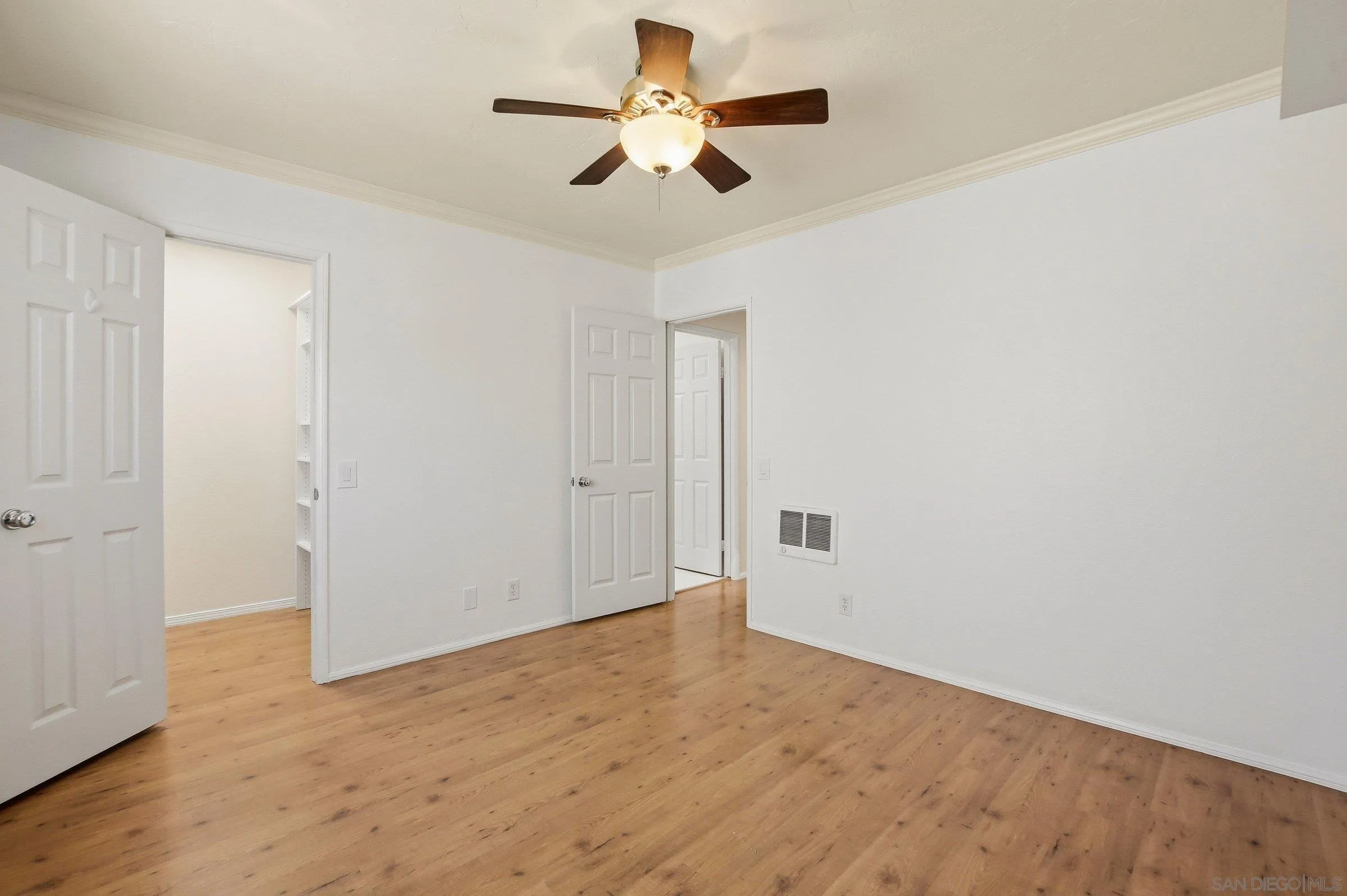 https://cdn.realtyfeed.com/cdn/127/260011117/683a62819da586a0706349724a92fb74.webp