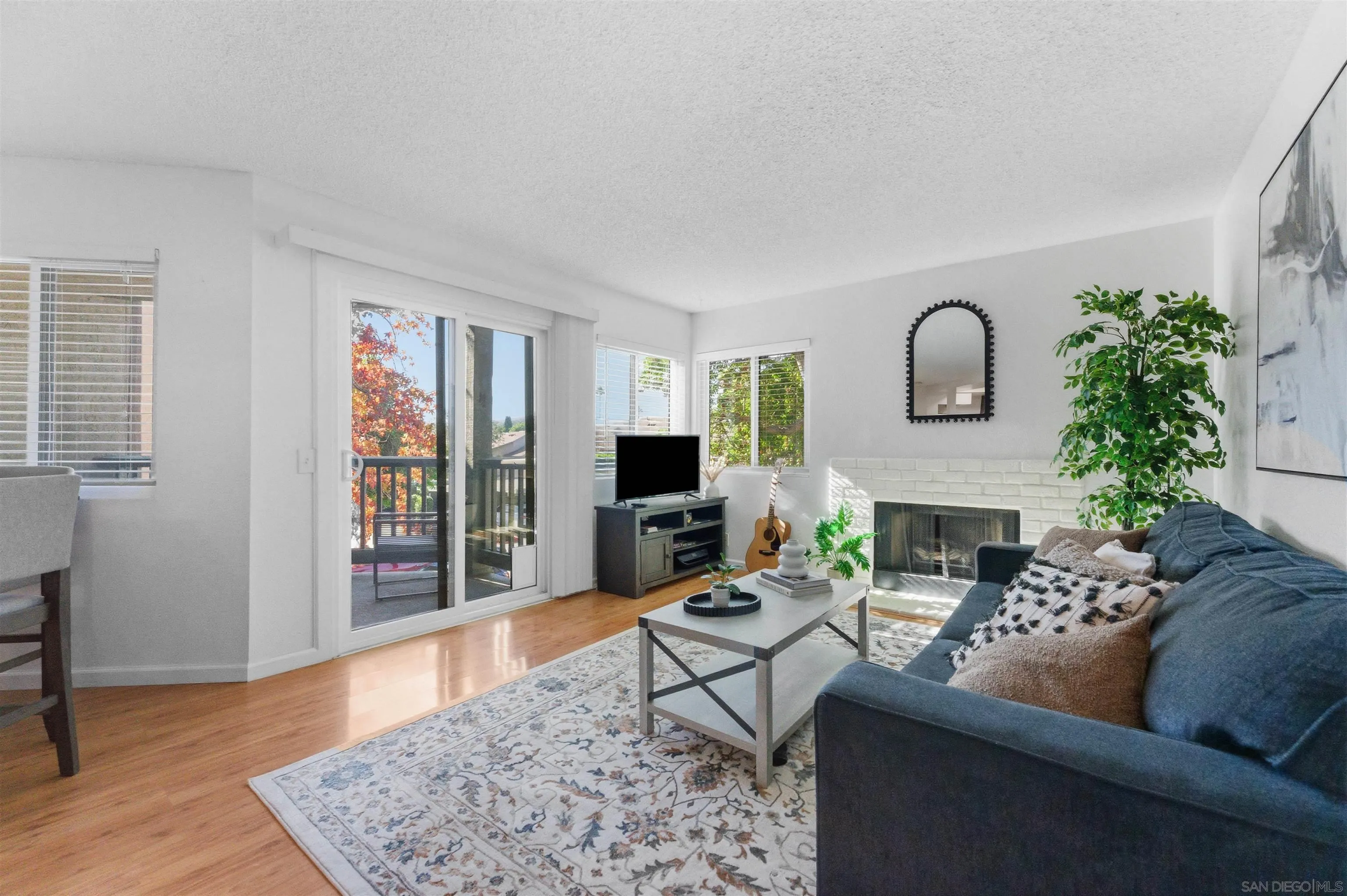 https://cdn.realtyfeed.com/cdn/127/260011120/31b636123de0e82edd30a956f9d0441b.webp
