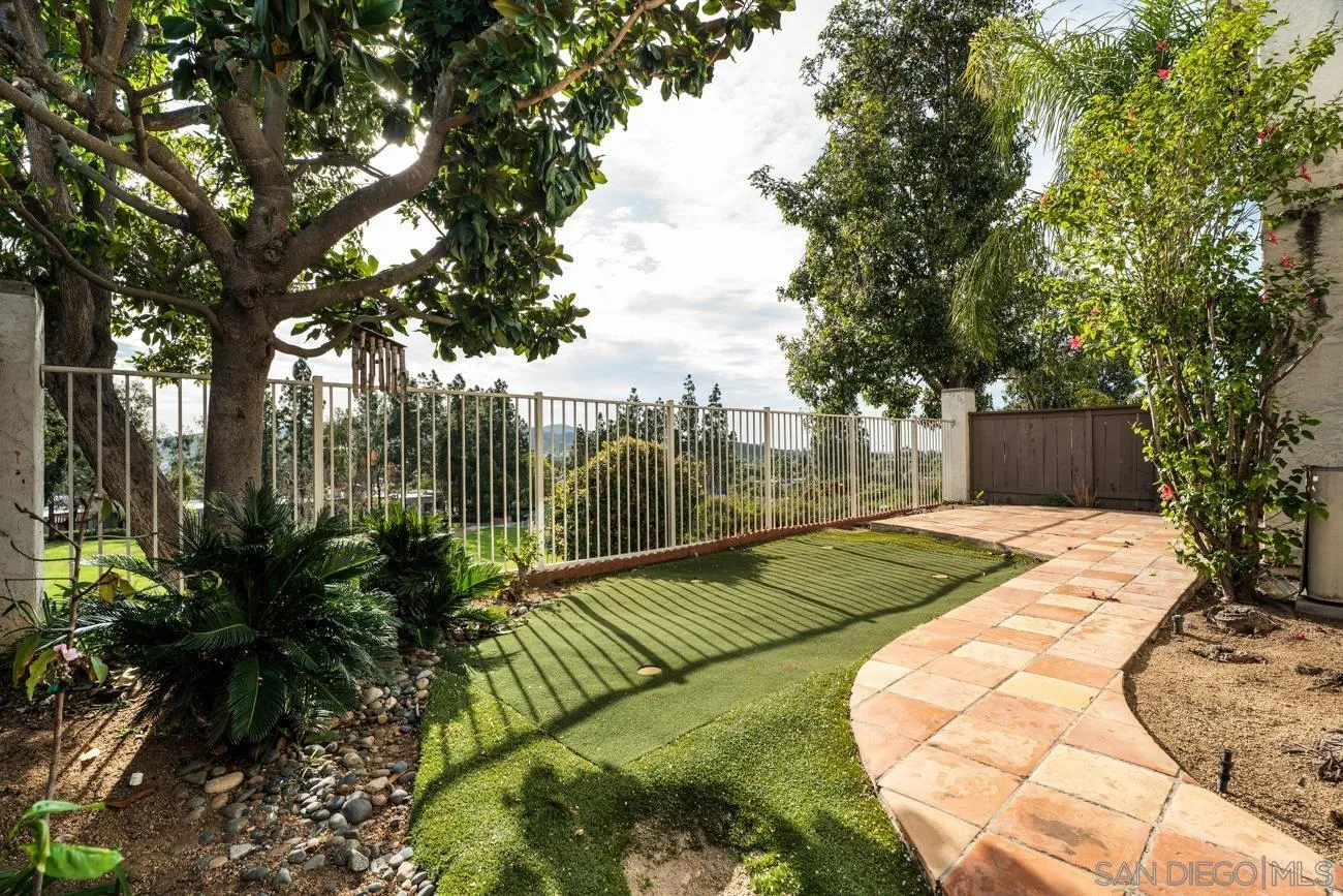 https://cdn.realtyfeed.com/cdn/127/260011121/1d53f539f8a5c5e0dead4361ab44a77d.webp