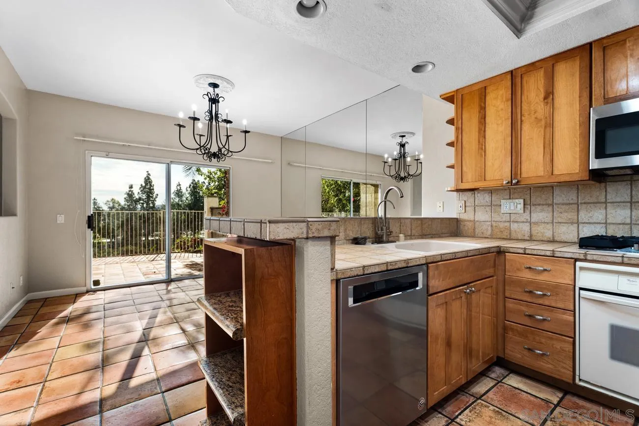 https://cdn.realtyfeed.com/cdn/127/260011121/3d79f083c2919388fb087b0a819cf1e8.webp