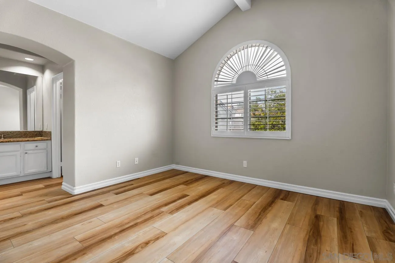 https://cdn.realtyfeed.com/cdn/127/260011121/56c8cb2f1fd145f9e5da67cabb701bc8.webp