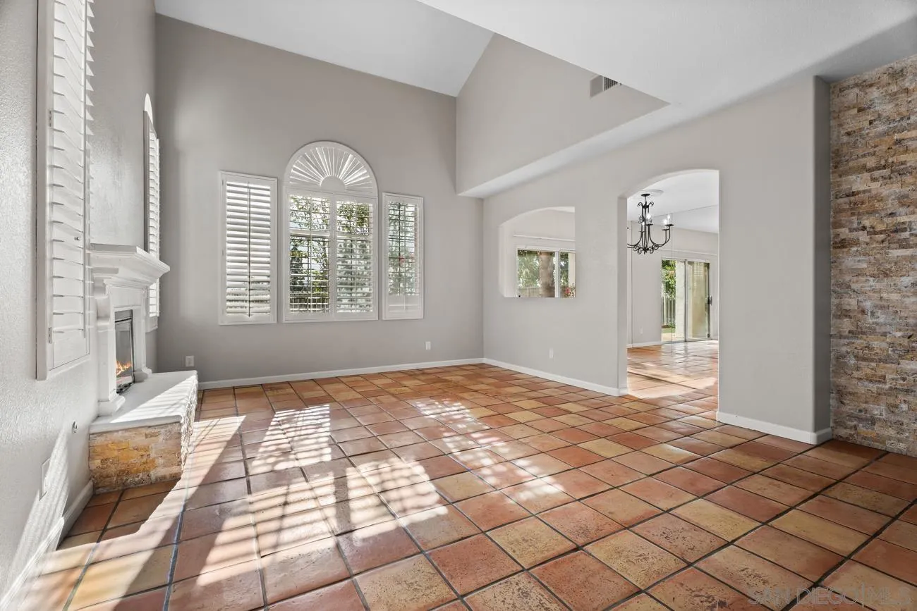 https://cdn.realtyfeed.com/cdn/127/260011121/8452ae0e6ef155344b8f1f580754e323.webp