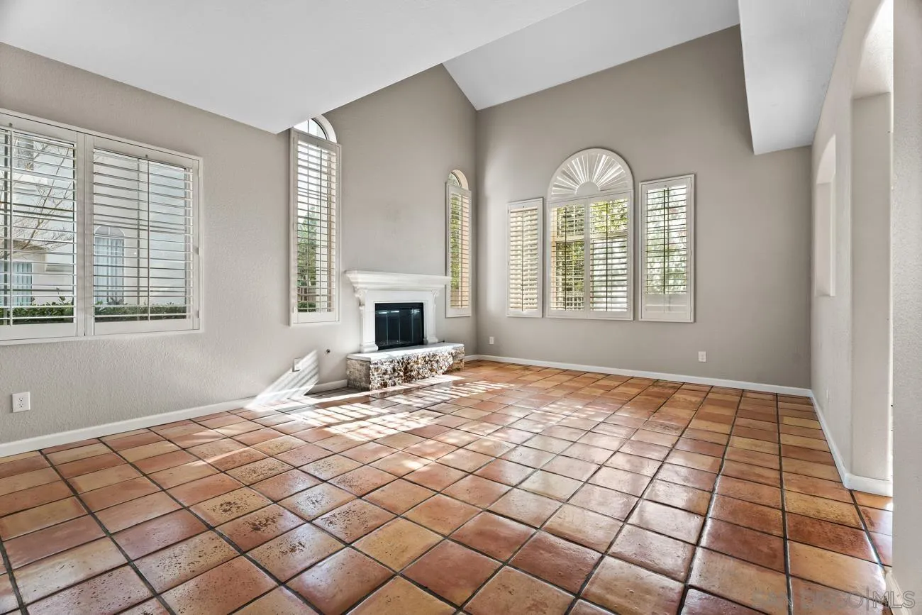 https://cdn.realtyfeed.com/cdn/127/260011121/e08fc2758f8c8997398869cc0e1fa546.webp