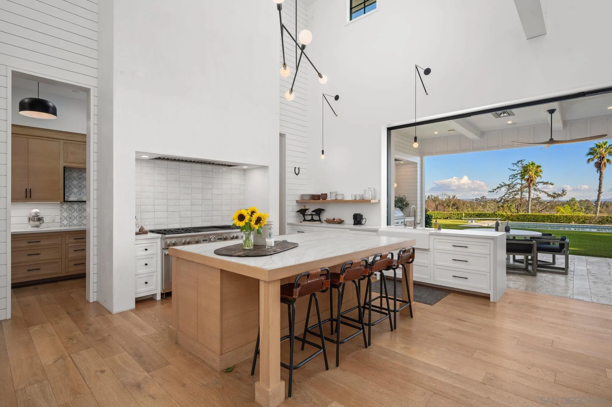 https://cdn.realtyfeed.com/cdn/127/260011122/826a3a2a9b9fa7350adf410bdb092e0a.webp