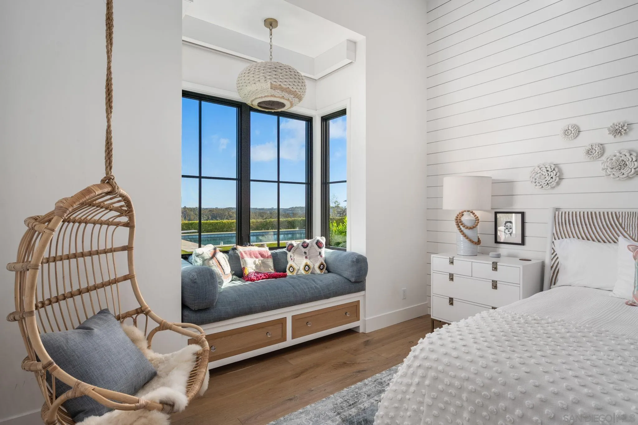 https://cdn.realtyfeed.com/cdn/127/260011122/ca2eb1e3fab5287869c0bc48831d735d.webp