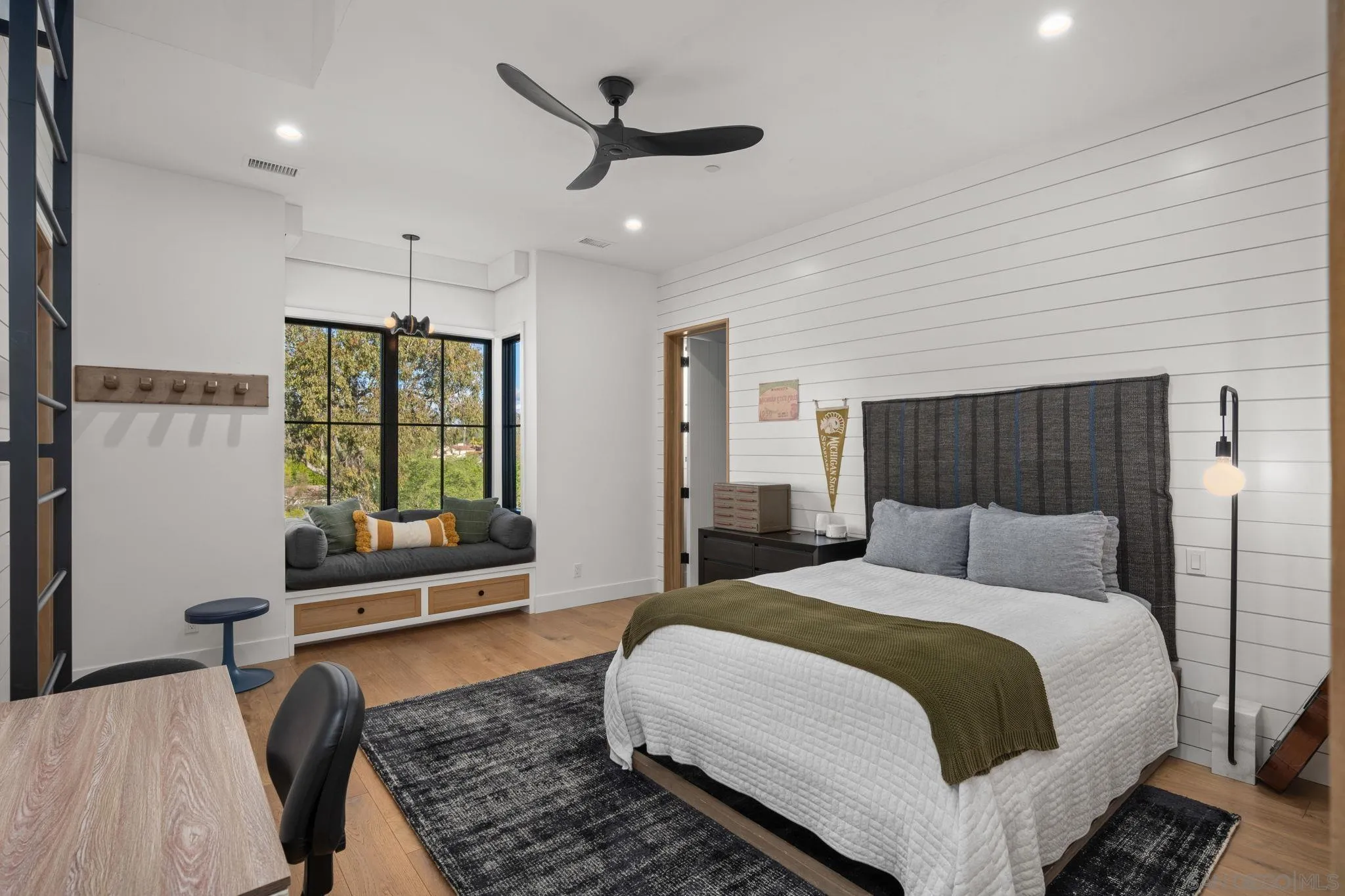 https://cdn.realtyfeed.com/cdn/127/260011122/d4790ccfb593aad8b7e7b0fa50a1e2e5.webp