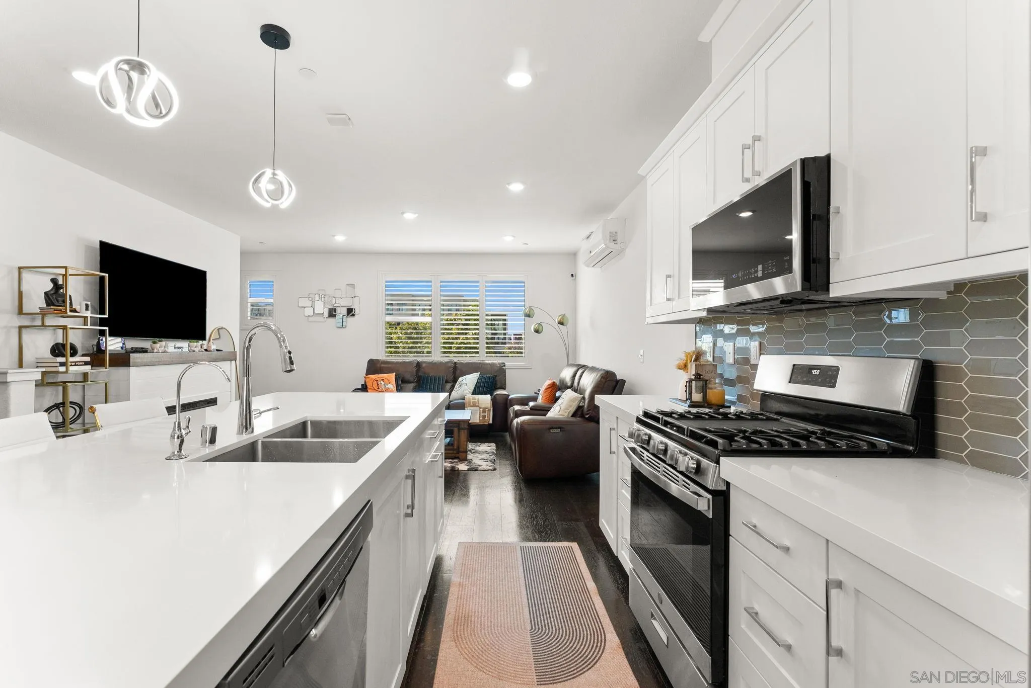 Photo #15: 260011123 Listing: Photo #15