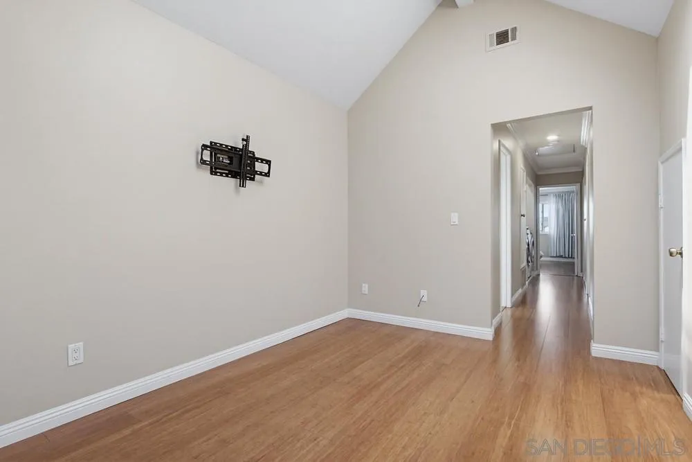 https://cdn.realtyfeed.com/cdn/127/260011124/1890c26b2cf26f68db2b45ff09573acb.webp