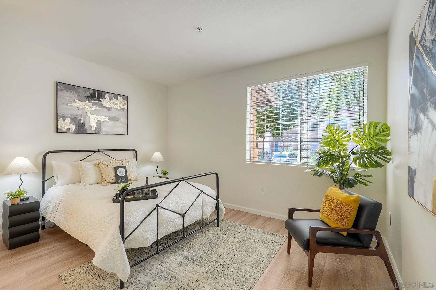 https://cdn.realtyfeed.com/cdn/127/260011128/3bfbe06bb4beaebf151769d96e874b7f.webp
