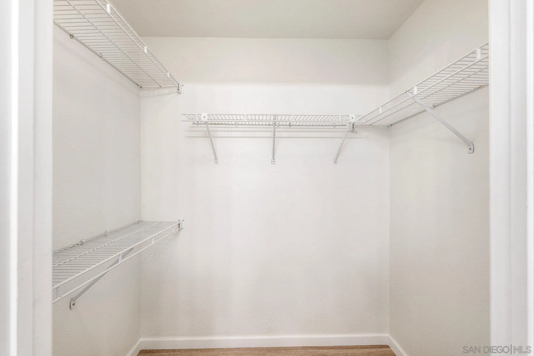 https://cdn.realtyfeed.com/cdn/127/260011128/659429ed6f7b38e66ebab165c25b1985.webp