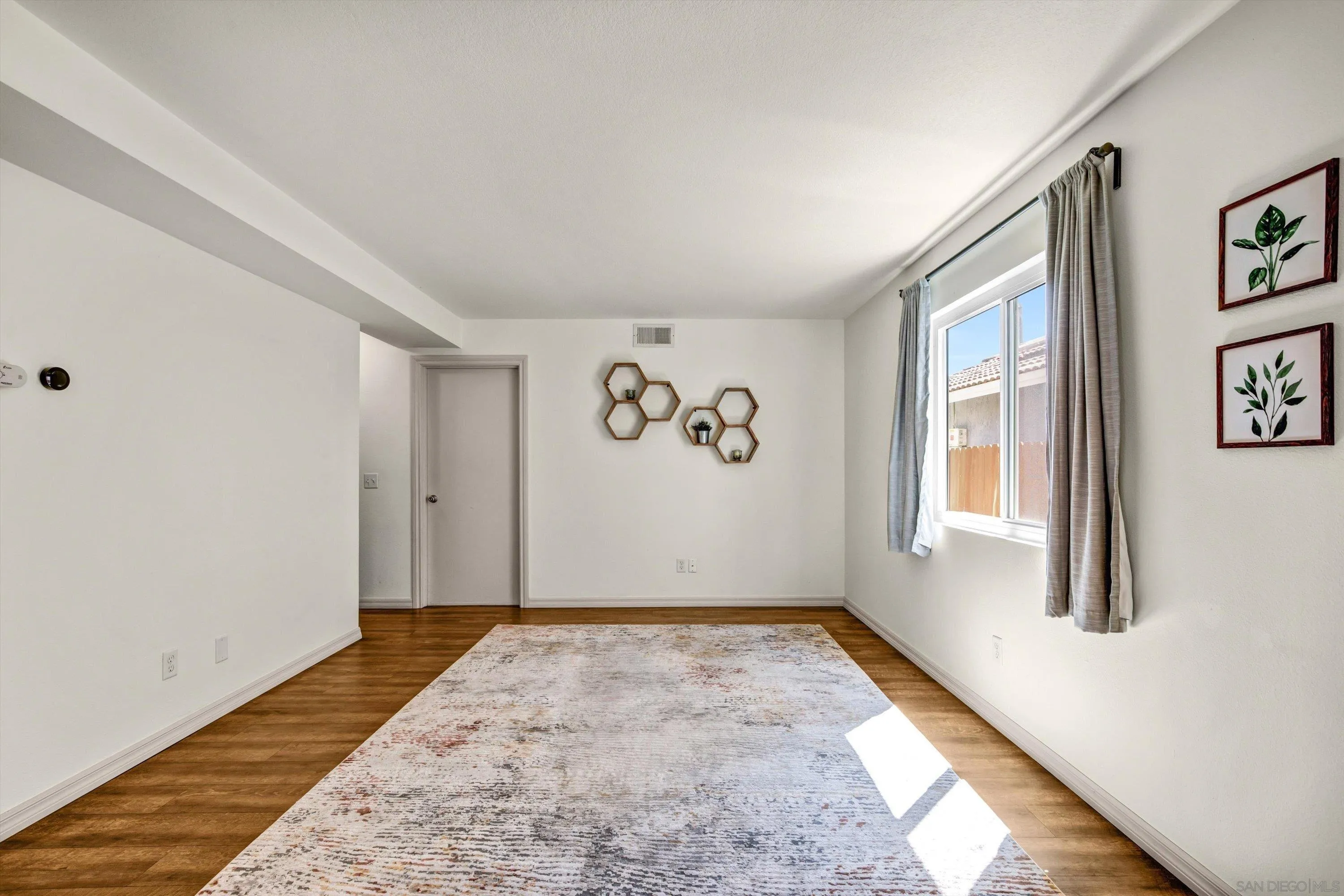 https://cdn.realtyfeed.com/cdn/127/260011129/d851d4cc9cd0c483324a9c656d0f418c.webp