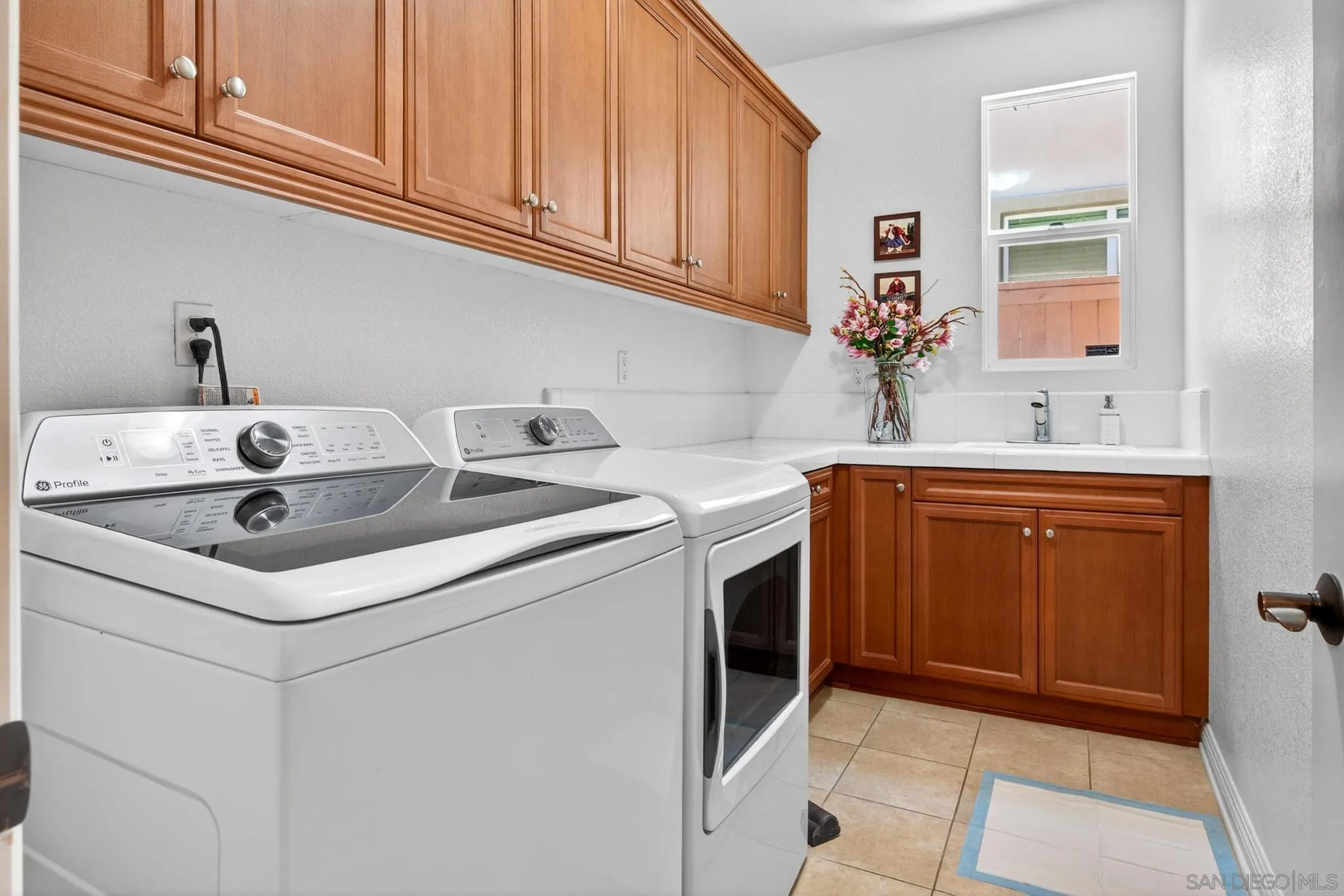 https://cdn.realtyfeed.com/cdn/127/260011130/65333579cf10ae6ca3a5a5c7447485cb.webp