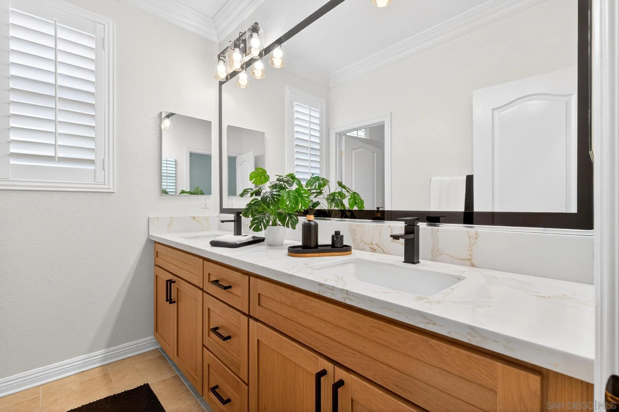 https://cdn.realtyfeed.com/cdn/127/260011130/bef554e2b56be305631c1c2b00ba11c6.webp