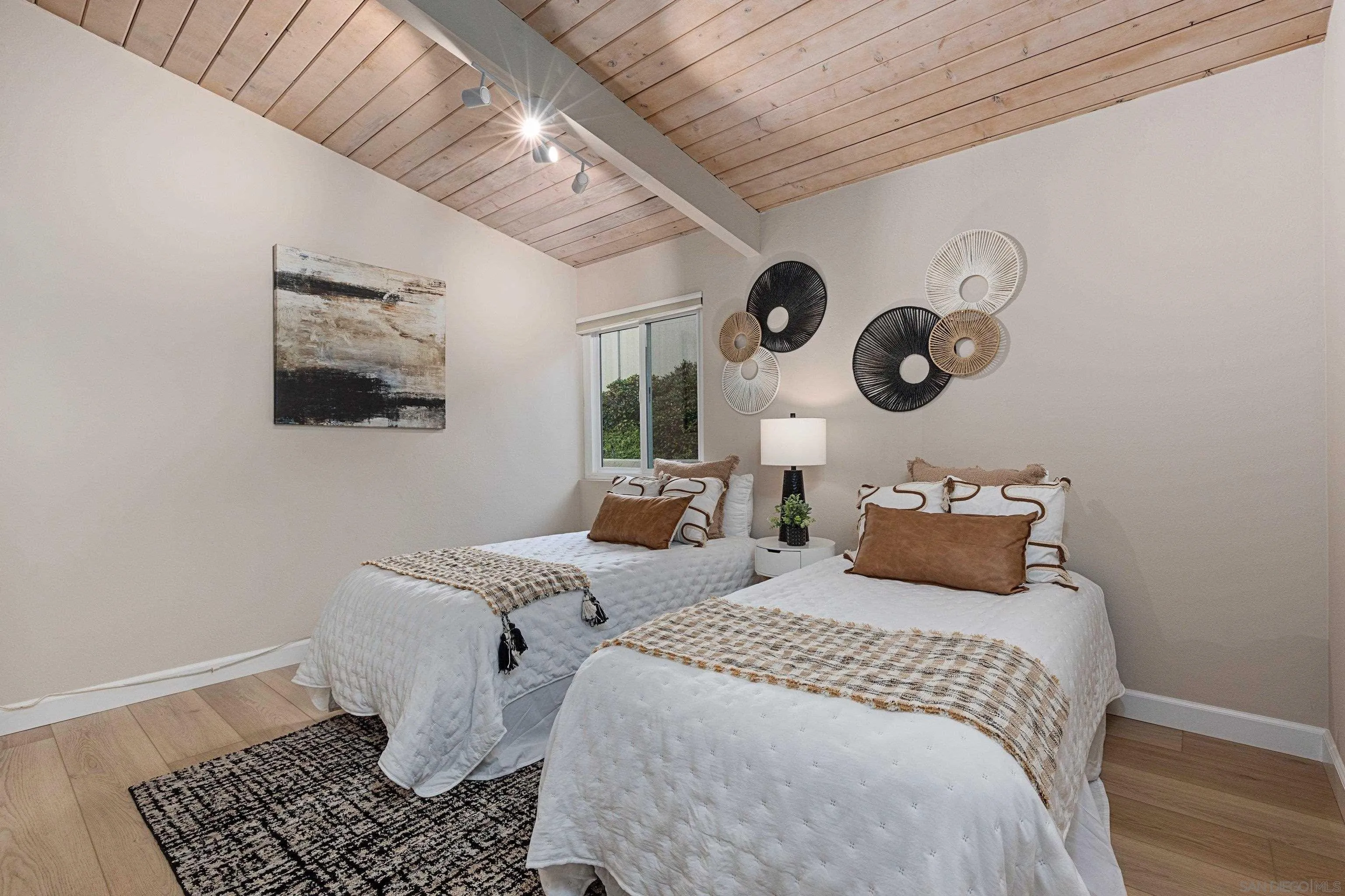 https://cdn.realtyfeed.com/cdn/127/260011131/3385d5a62c42134a4275a0f11725555d.webp