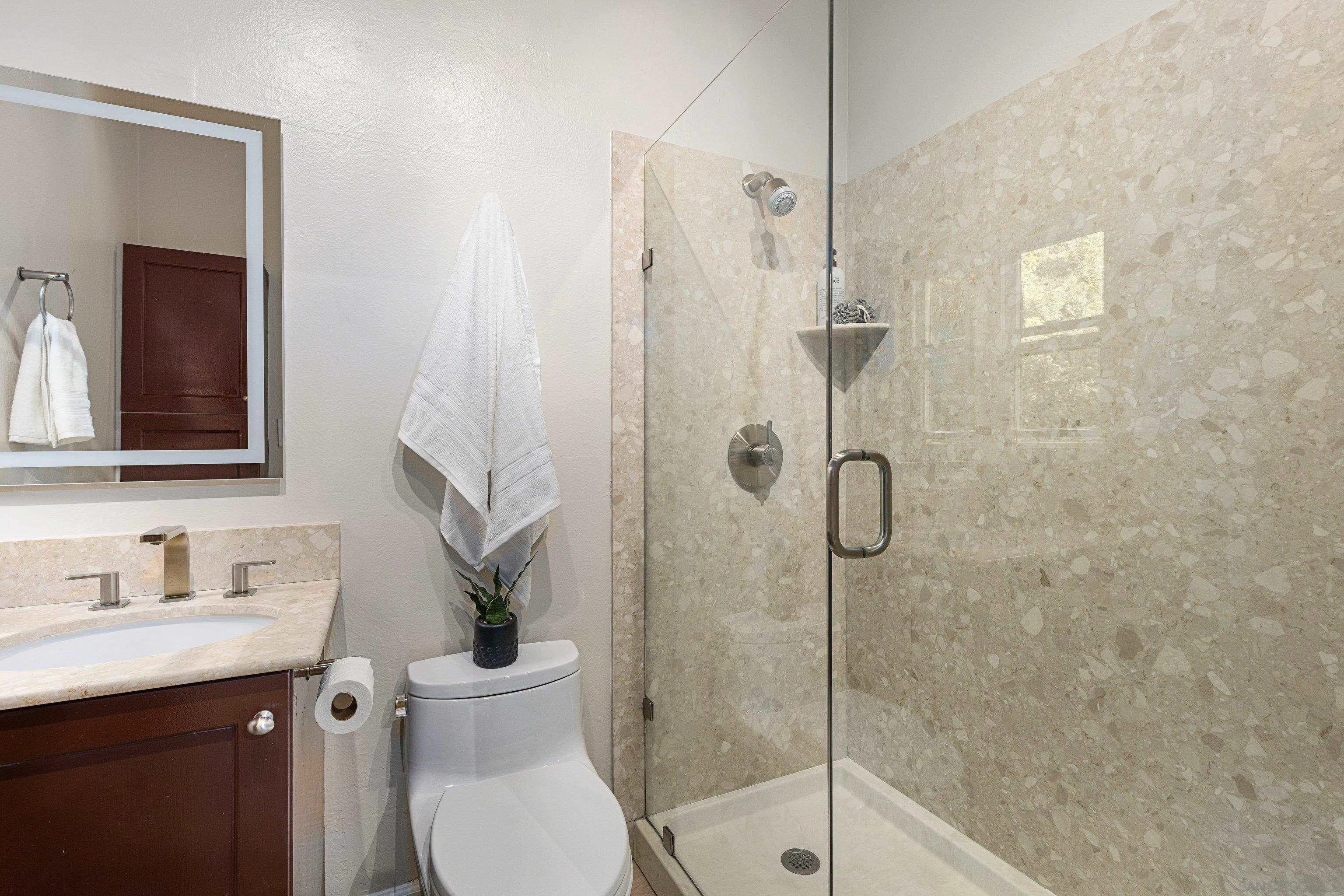 https://cdn.realtyfeed.com/cdn/127/260011131/50465682a29f214499392fea04b6c15f.webp