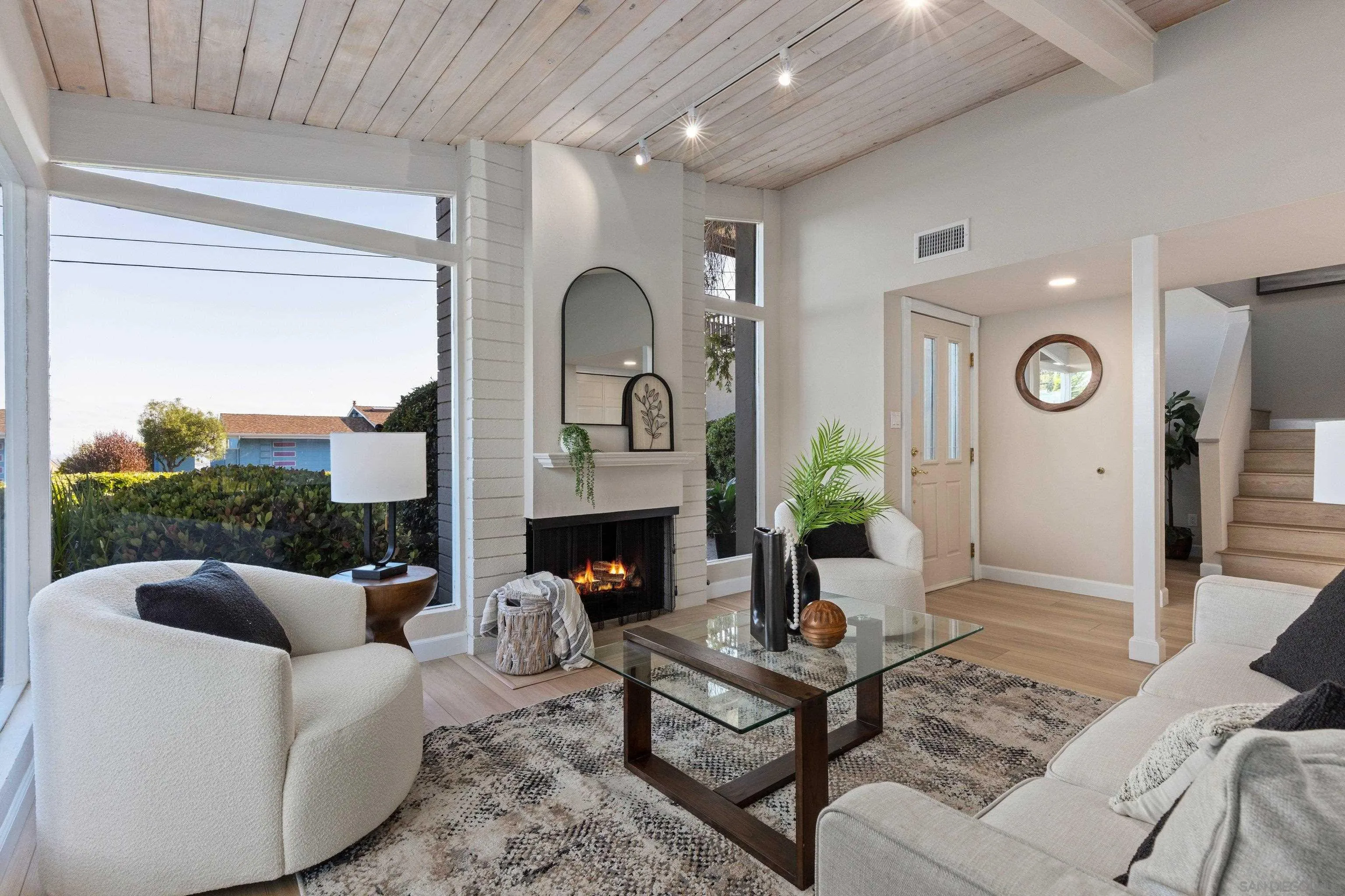 https://cdn.realtyfeed.com/cdn/127/260011131/a16d2b5ad702f8a690bc88017df4b9e9.webp