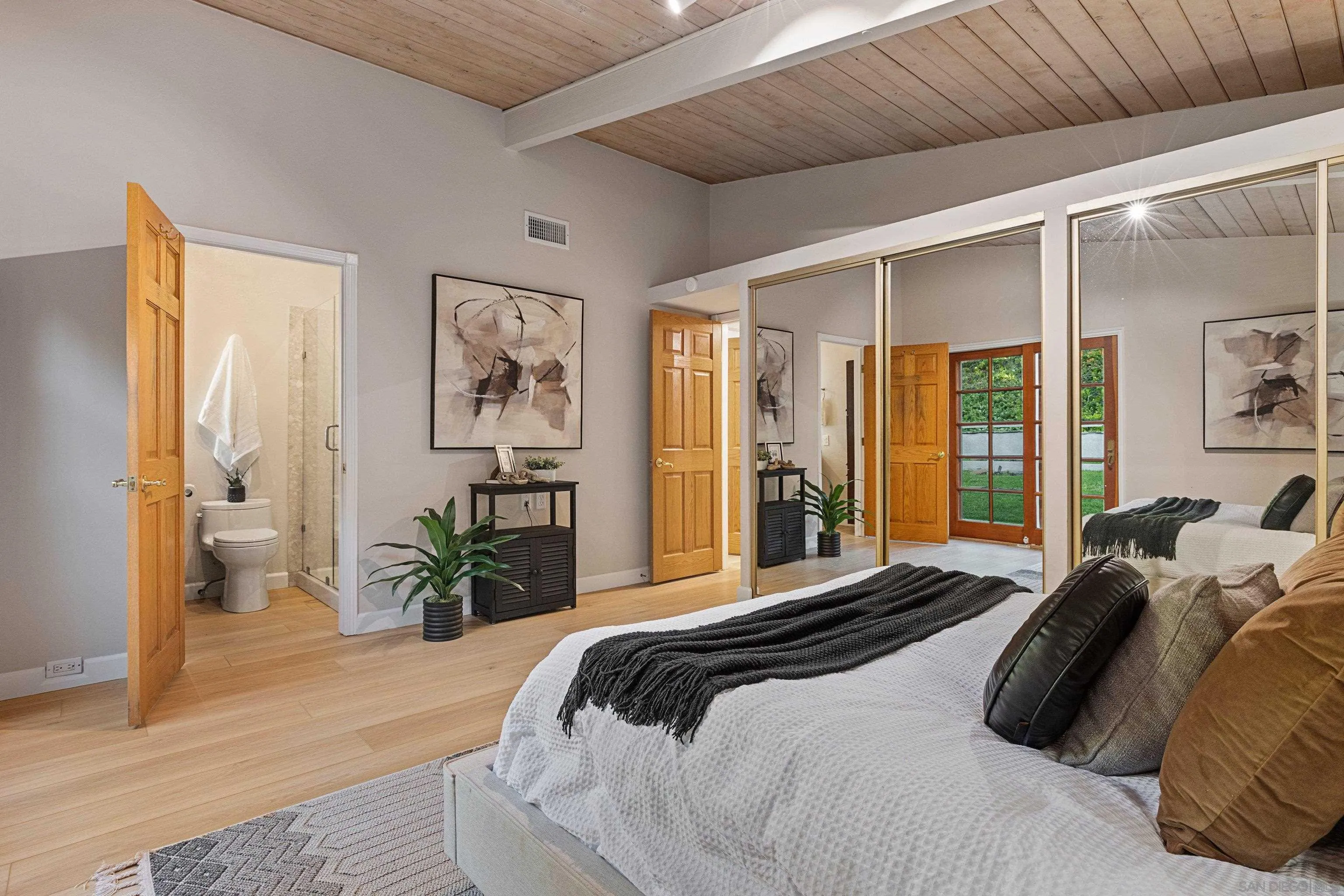 https://cdn.realtyfeed.com/cdn/127/260011131/df4c1da289cd08f132c7b6203948ca43.webp