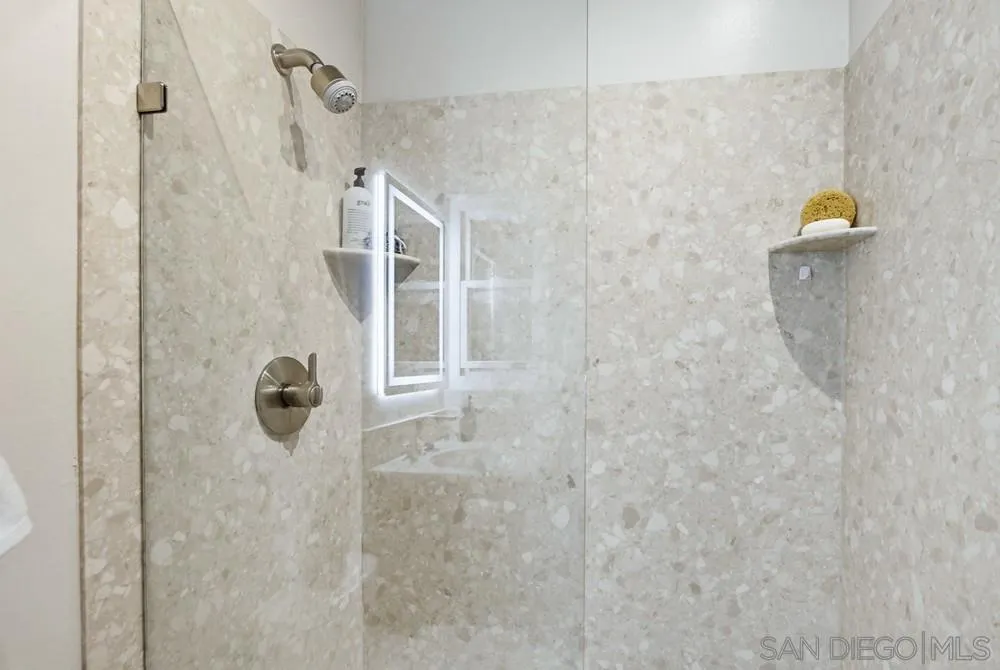 https://cdn.realtyfeed.com/cdn/127/260011131/ffb5c4c8f85d641fbf83631462f132c6.webp