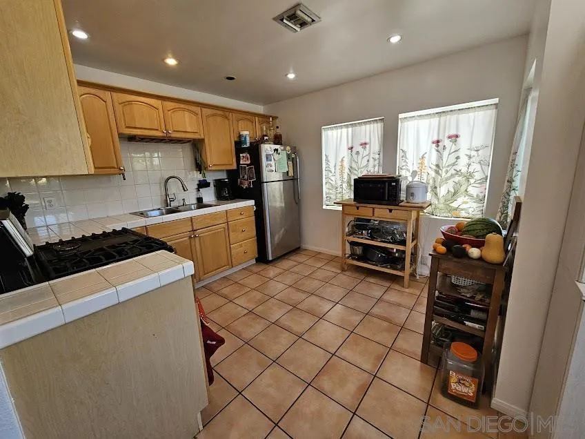 https://cdn.realtyfeed.com/cdn/127/260011132/d3ce4b37d532070b1640858a24eeff24.webp