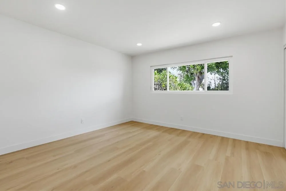 https://cdn.realtyfeed.com/cdn/127/260011133/9d4a2d143de705384280c76e96108dd6.webp