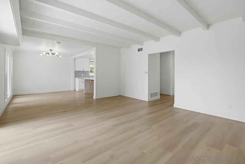 https://cdn.realtyfeed.com/cdn/127/260011133/c7993a266fd0aae8be07fa8bc577980c.webp