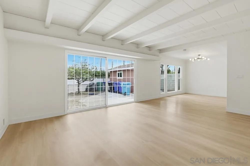 https://cdn.realtyfeed.com/cdn/127/260011133/f3fe23871450bef6243820ef9128138e.webp