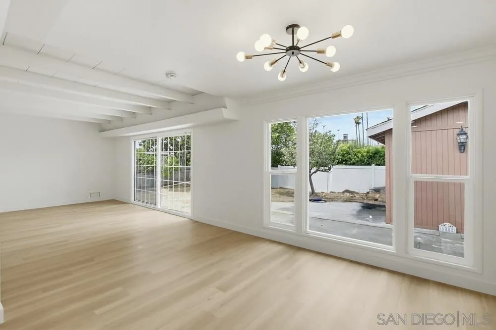https://cdn.realtyfeed.com/cdn/127/260011133/fdc9c173da72f2d71cfecf42f2e017a1.webp