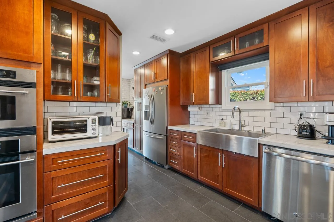 https://cdn.realtyfeed.com/cdn/127/260011138/1ccf88e7994bf4910c8a542eb3da9b90.webp