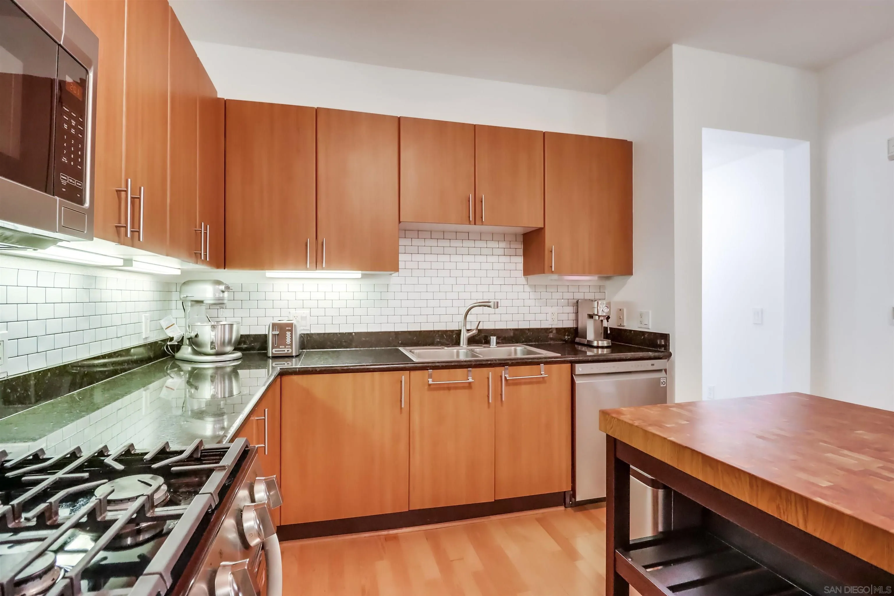 Photo #13: 260011140 Listing: Photo #13