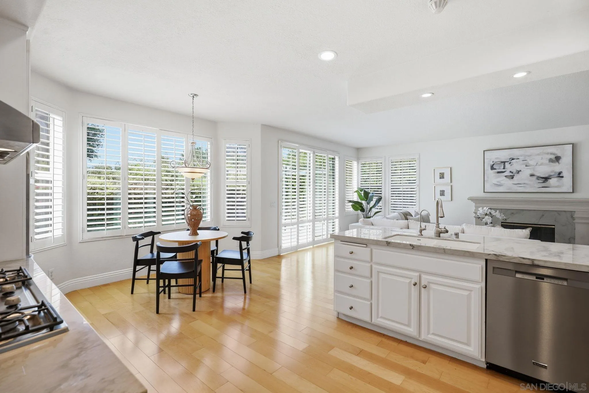 https://cdn.realtyfeed.com/cdn/127/260011144/1c042bf8d2f4f5e0eed878a4471000c4.webp
