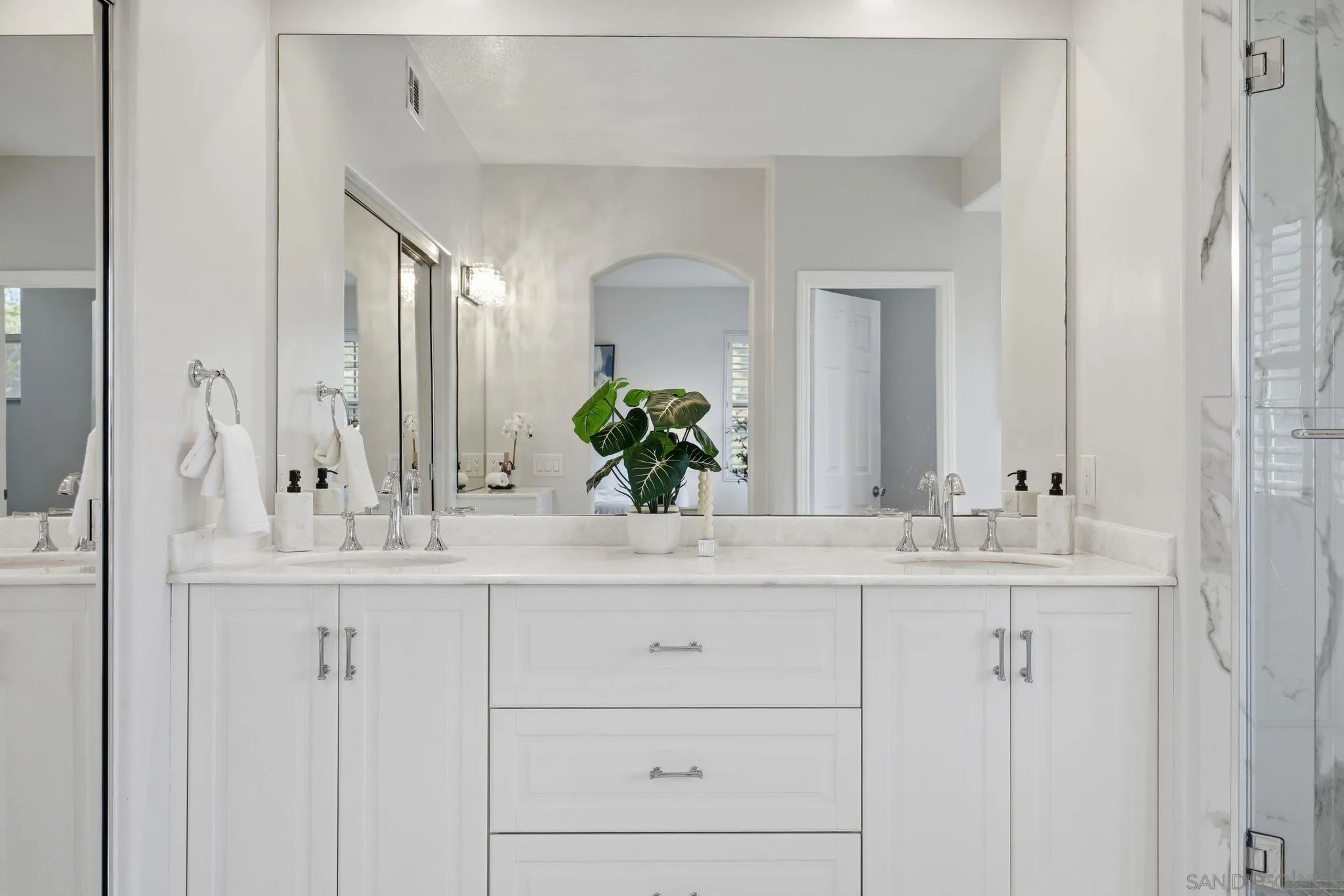 https://cdn.realtyfeed.com/cdn/127/260011144/56920e7d76886b51436ff056f3da8891.webp