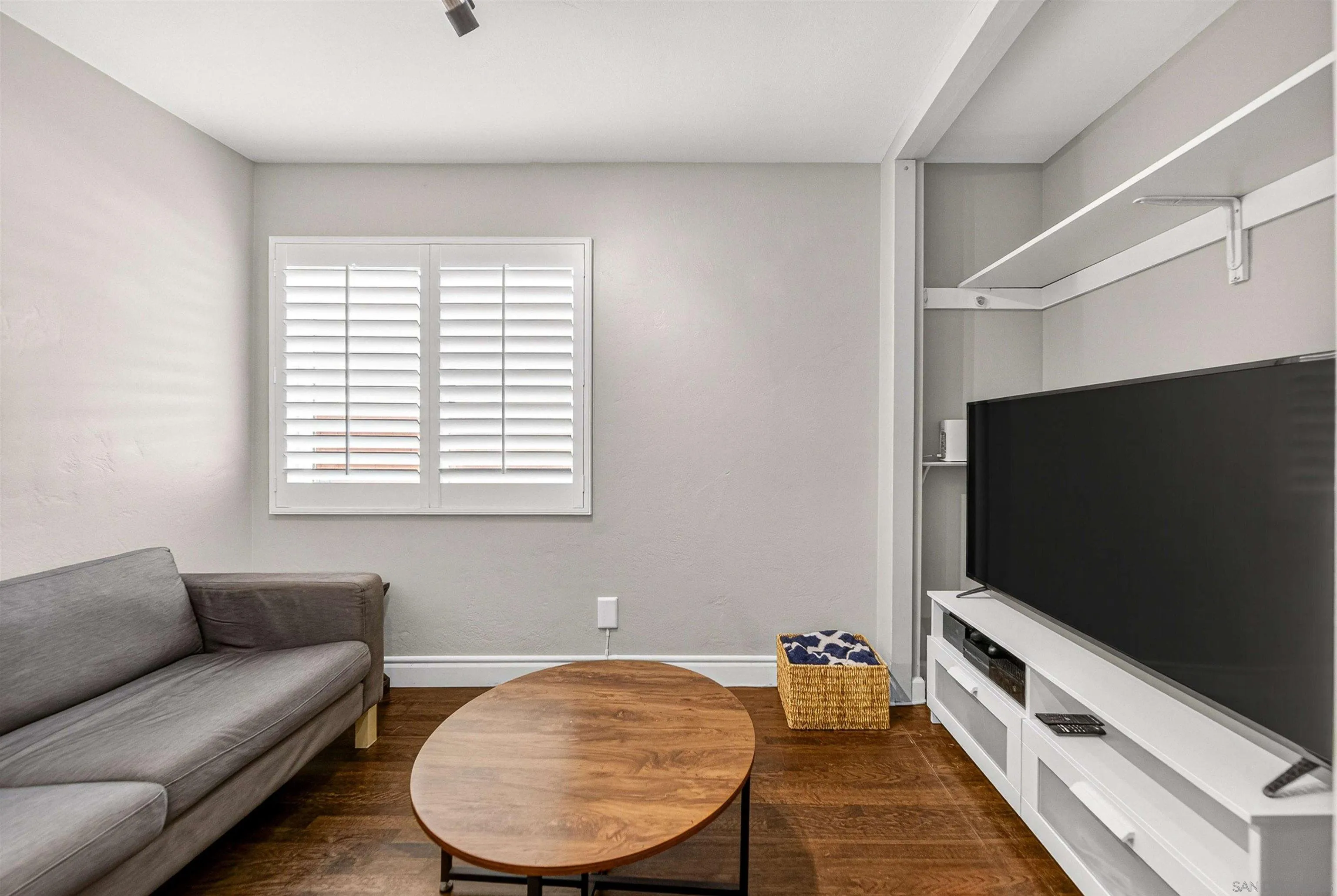 https://cdn.realtyfeed.com/cdn/127/260011147/32fdb5b3bbbc2679fac923965ee9e4f8.webp