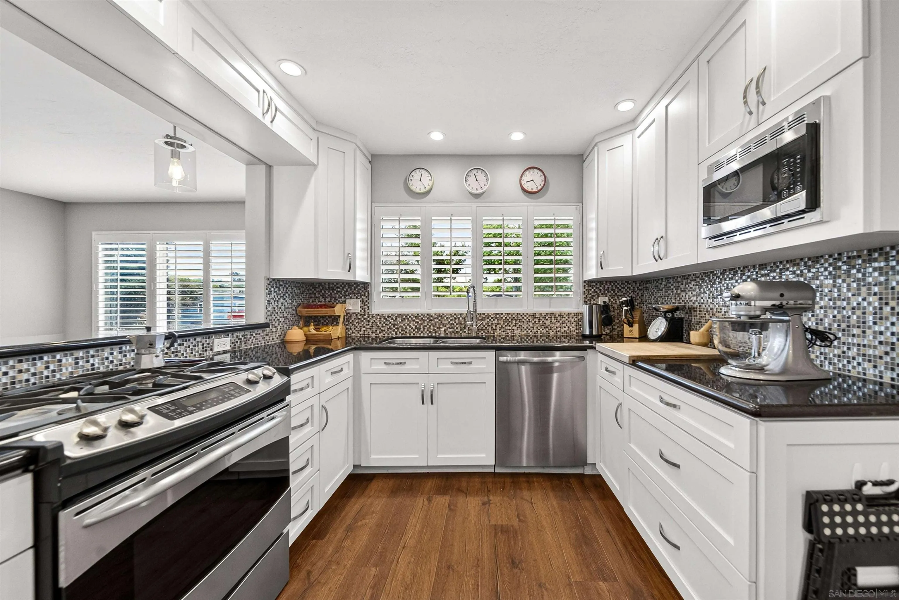 https://cdn.realtyfeed.com/cdn/127/260011147/994173198861e0e36a911932ce9caee1.webp