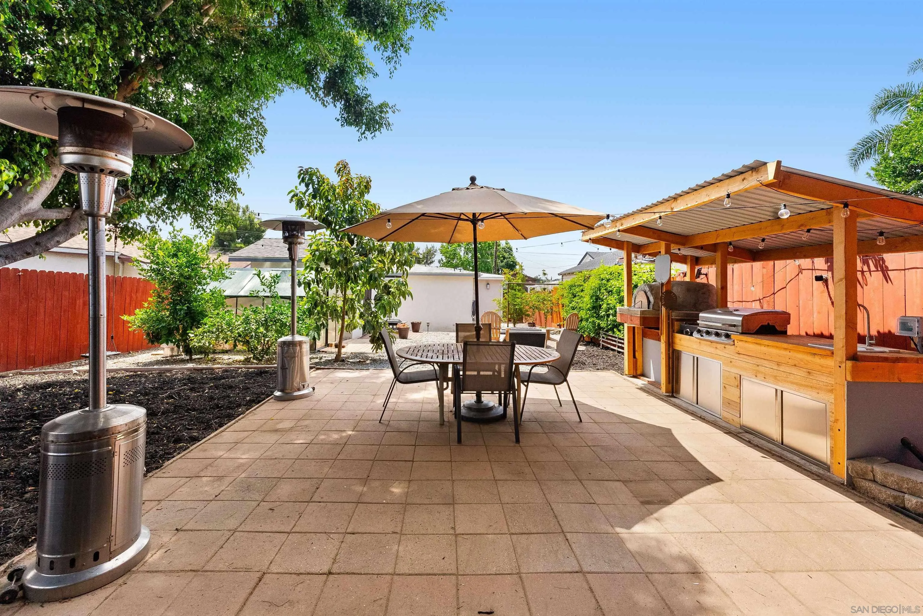 https://cdn.realtyfeed.com/cdn/127/260011147/b492281c11fb31c4ec796b9625c0444a.webp