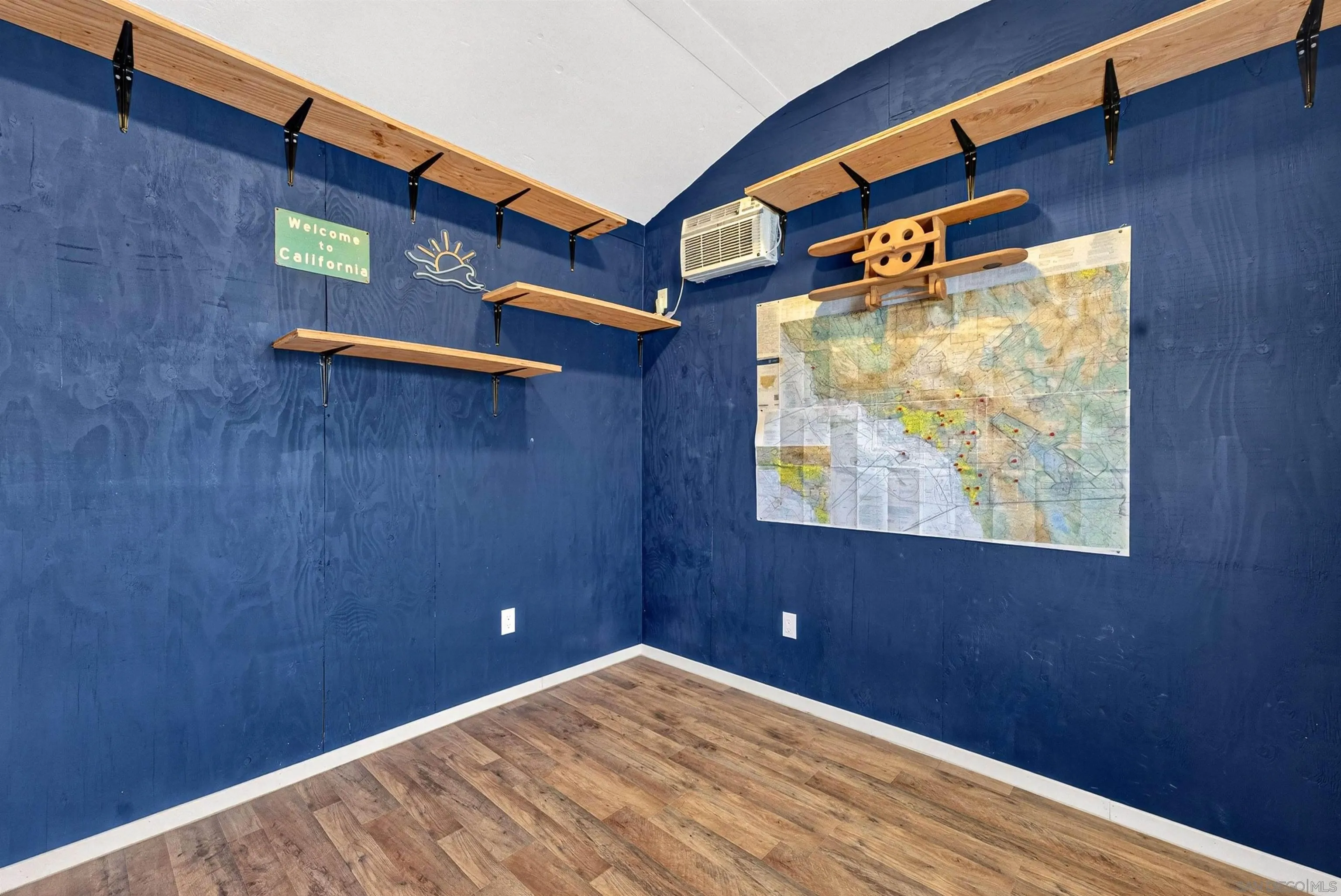 https://cdn.realtyfeed.com/cdn/127/260011147/dde9133595886308cbbdda5818c918f1.webp