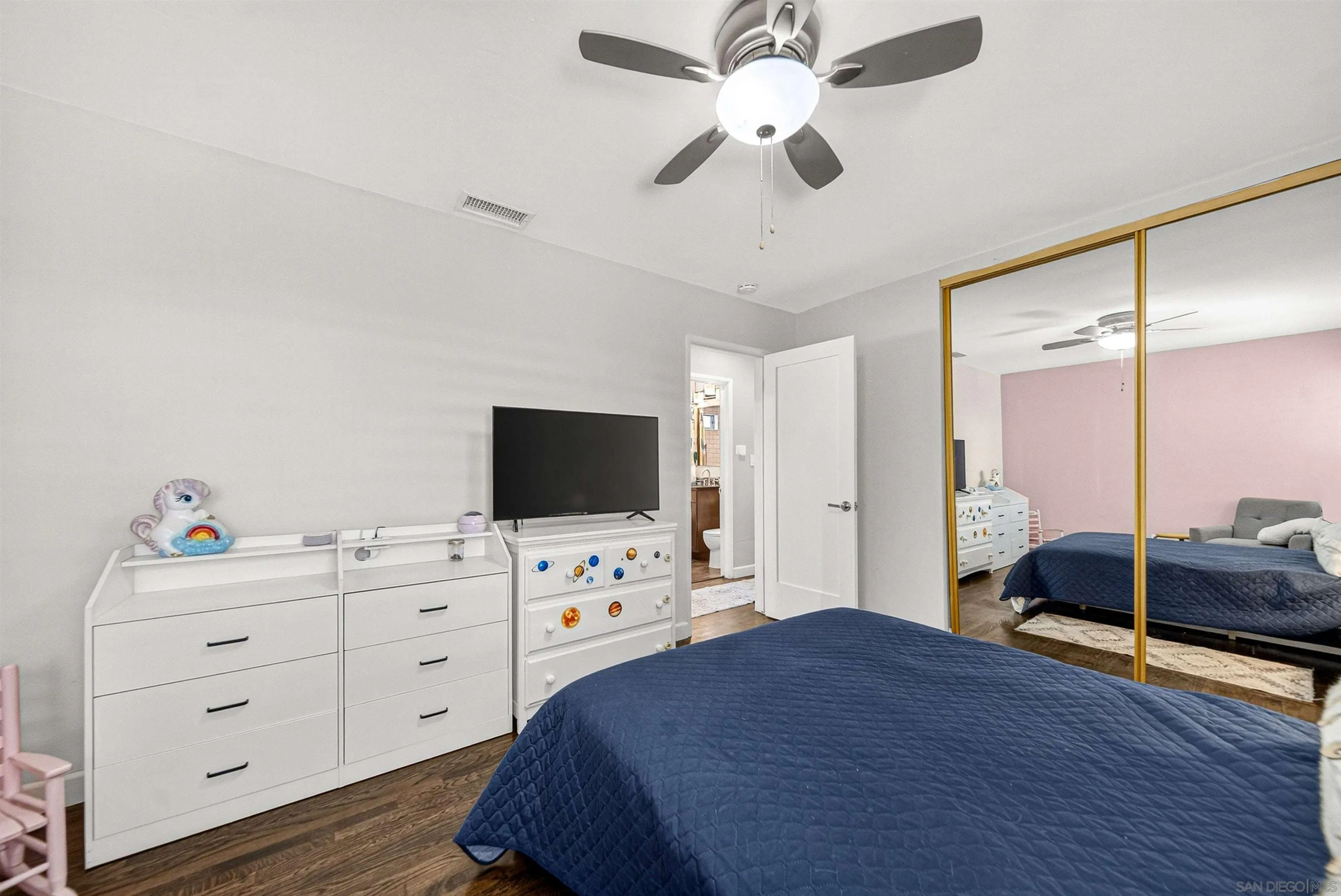https://cdn.realtyfeed.com/cdn/127/260011147/e653e0776b714c3ec2e86ed6f7919369.webp
