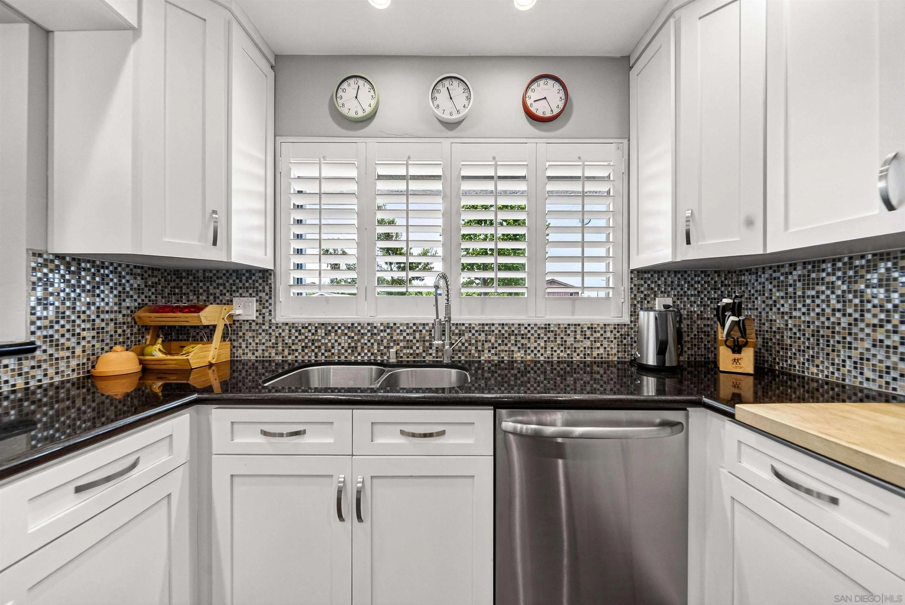 https://cdn.realtyfeed.com/cdn/127/260011147/f7dc50610dbb011e94dc3fa673056005.webp