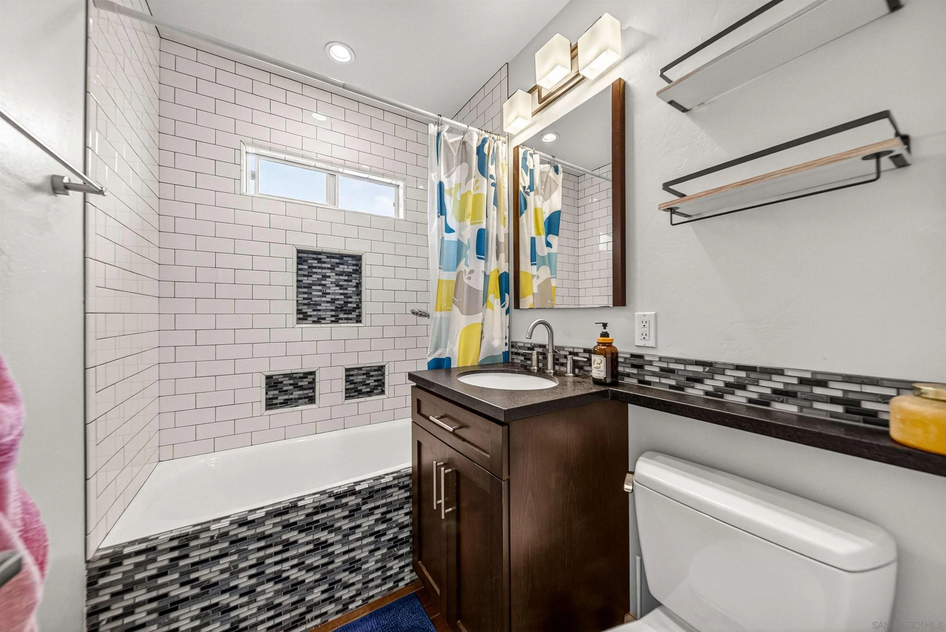 https://cdn.realtyfeed.com/cdn/127/260011147/fdf3b9d7fa6c04eec16587e6c237ec38.webp