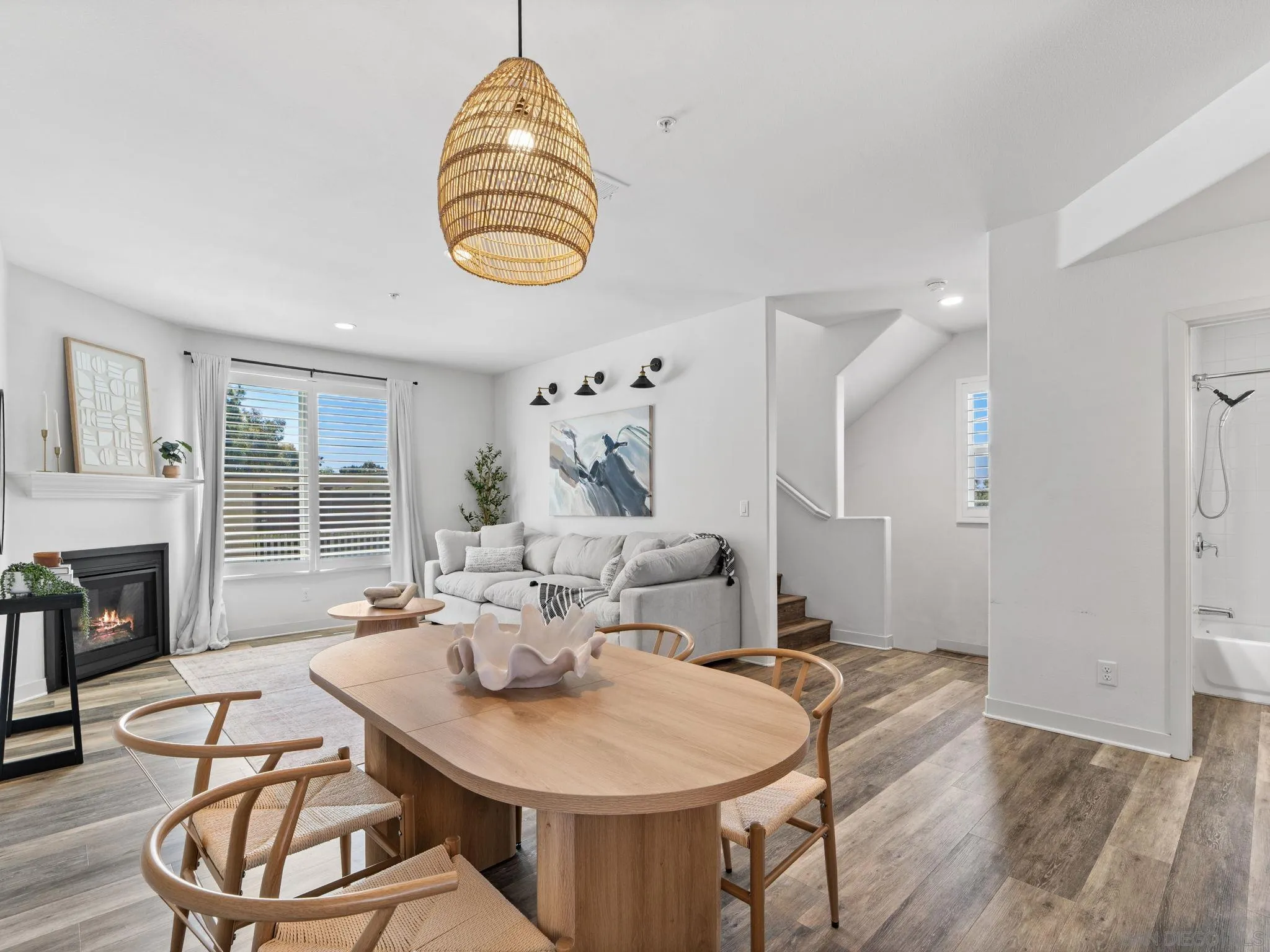 https://cdn.realtyfeed.com/cdn/127/260011152/041c456a2a454a4751faa5758c8578ab.webp